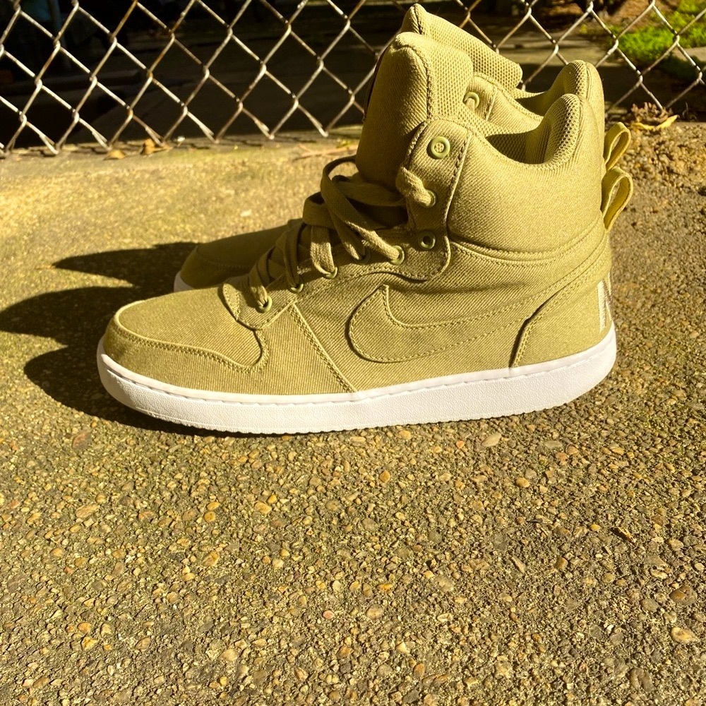 Nike Court Borough Mid Prem Olive Mens 10.5 no box
